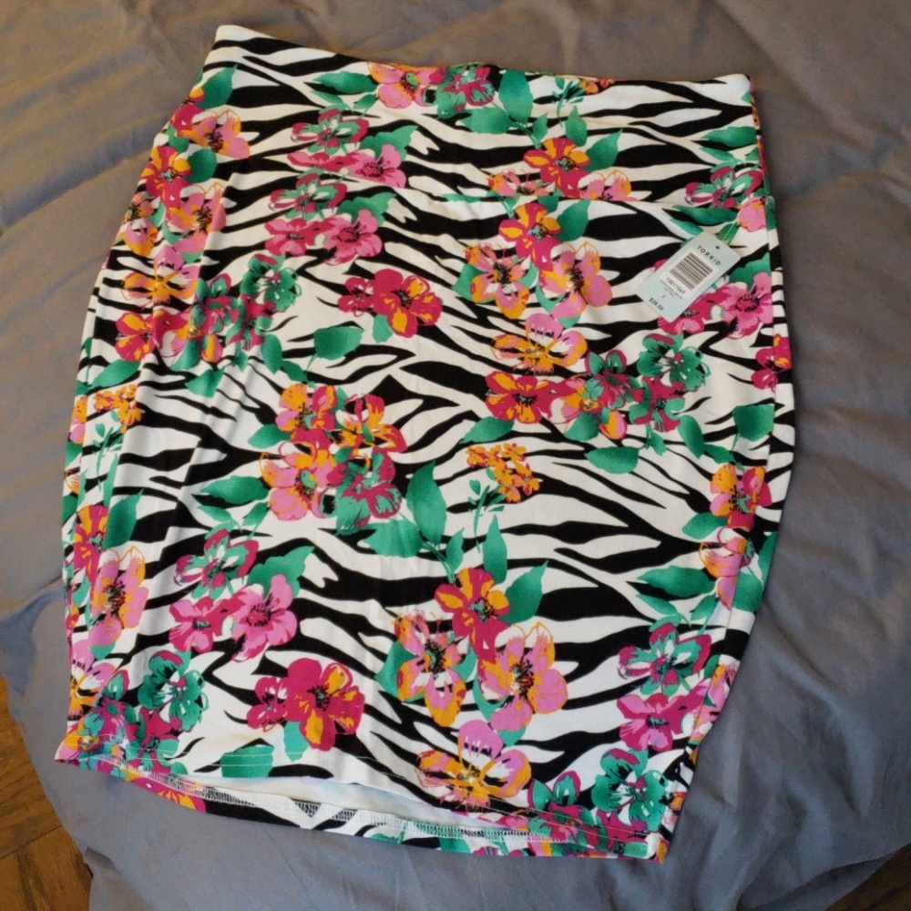Torrid floral print skirt